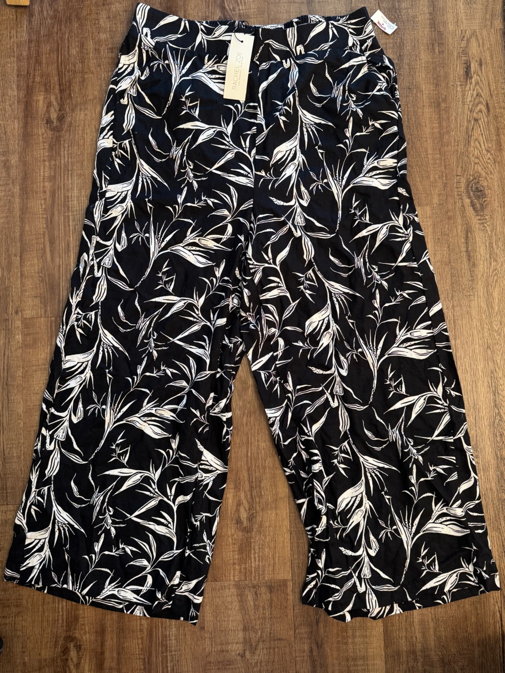 NWT Rachel Zoe Black Wide-Leg Pants with White Leaf Print